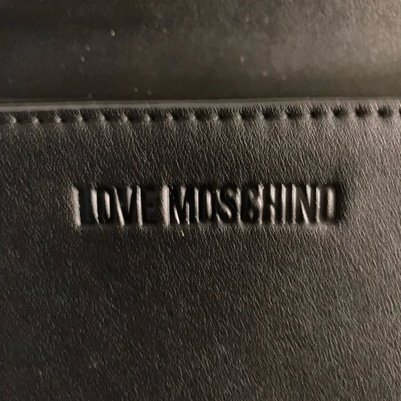 Low Start Love Alert 🔔 Moschino Crossbody Bag Black with Studded Gold Hearts - Picture 5 of 11